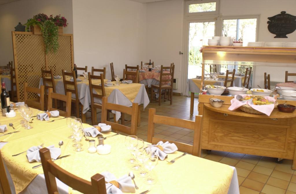 La Roseraie - Hotel & Restaurant Fontenay aux Roses Bagian luar foto